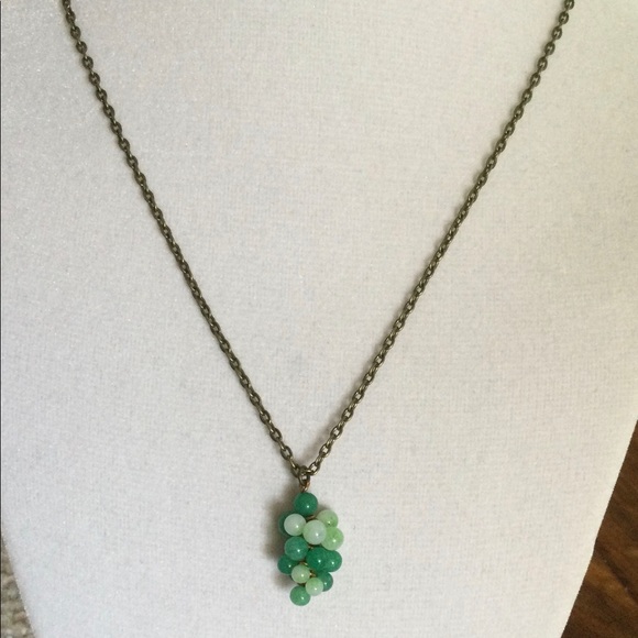 Vintage Faux Jade Grapes Necklace & Earrings Set with Bronze Findings - Picture 5 of 7